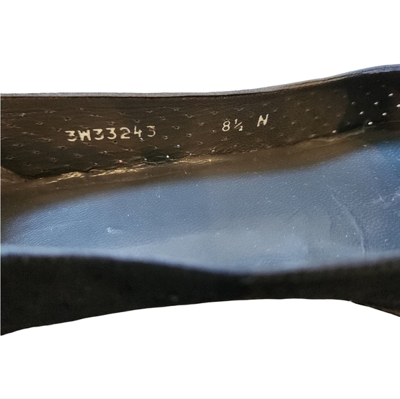 Stuart Weitzman Elegant Black Perforated Suede Kitten Heels With Bow Detail - Picture 5 of 6